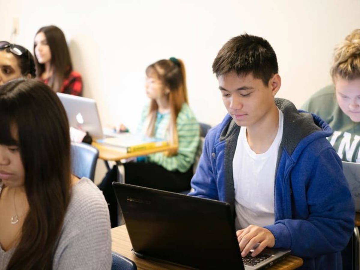 High school students take college classes for free while earning credits at Ohlone College. 