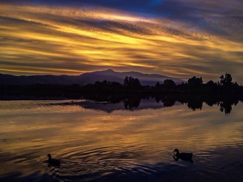 Lake Elizabeth and Mission Peak in Fremont, Calif.