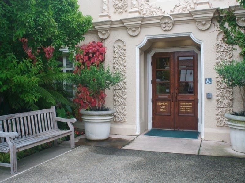 Financial news website 24/7 Wall St. this week released its list of the 50 best cities in which to live in the U.S. At the top of the list is Manhattan Beach, California.