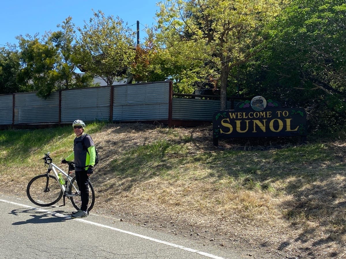 A leisurely pause at the side of the road.