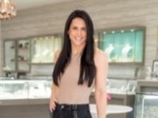 Jewelers of America selected Raeann Baribault Schwartz, Managing Partner of Baribault Jewelers in Glastonbury and co-founder of the Power to B, for its prestigious national “20 Under 40 in Jewelry Retail” list.
