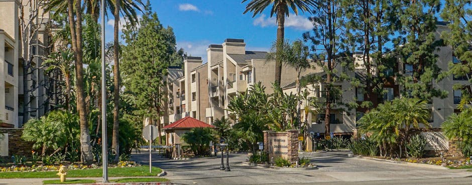 The Met at Warner Center | New Website