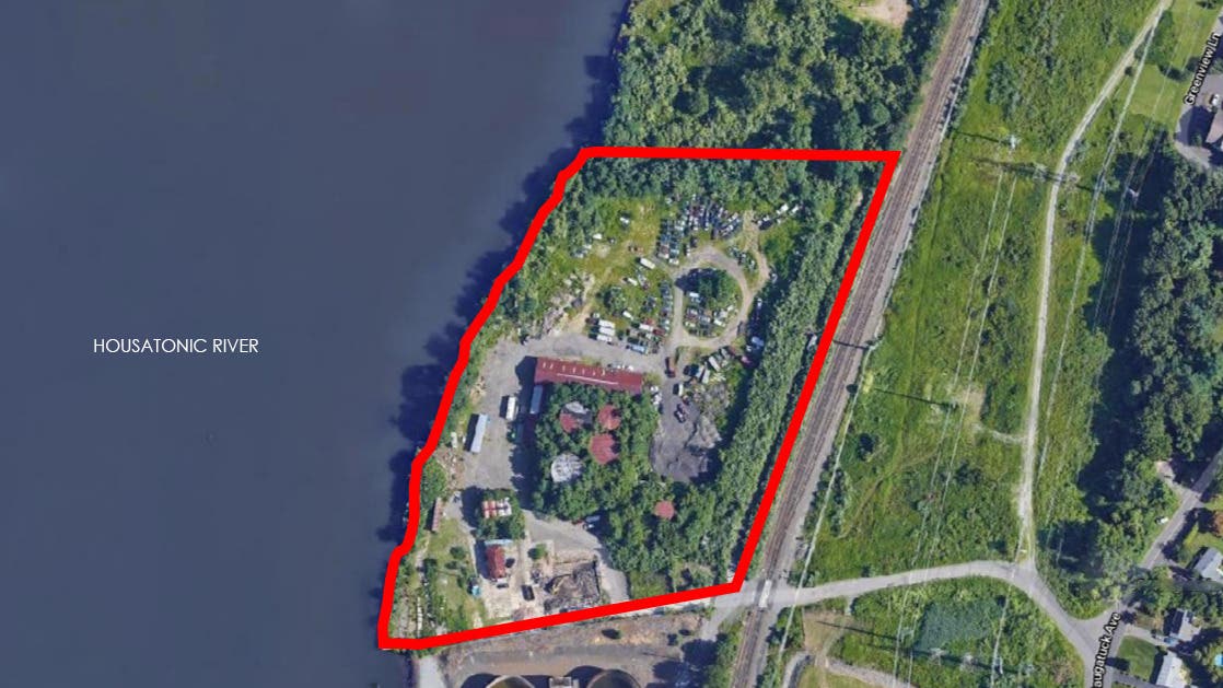 DEVELOPMENT OPPORTUNITY Waterfront Commercial Property for Sale