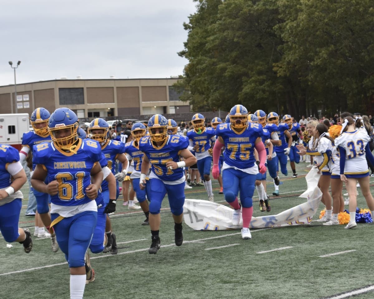 Comsewogue High School in the Comsewogue School District was named a 2025-2026 School of Excellence by the New York State Public High School Athletic Association, Inc. (NYSPHSAA). 