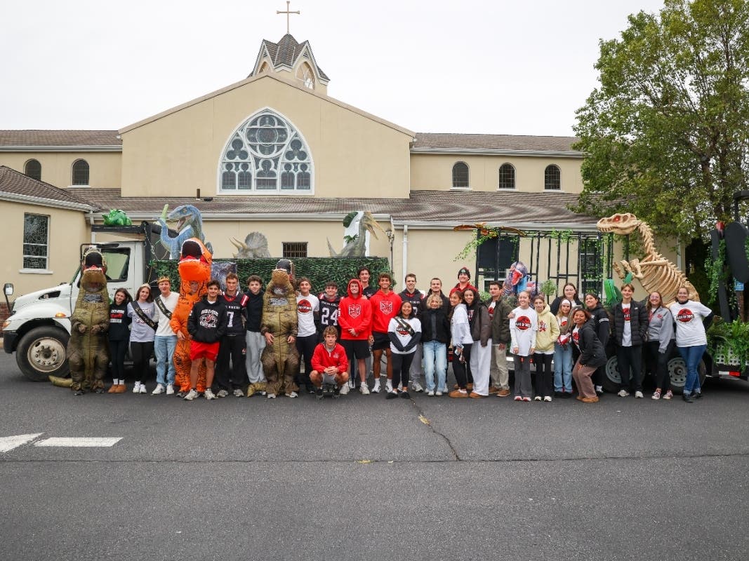 https://patch.com/img/cdn20/users/22096423/20261001/020138/styles/patch_image/public/cm-homecoming-parade-1___01135734277.jpg
