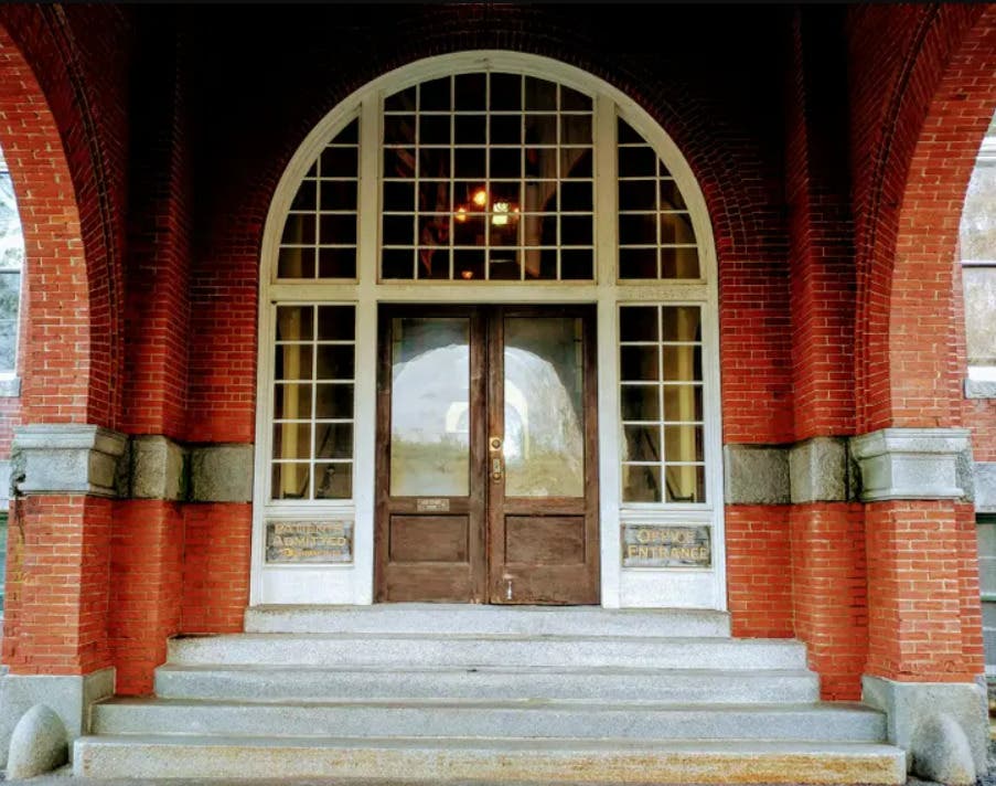 Indoor Tour - Docent or Self Guided