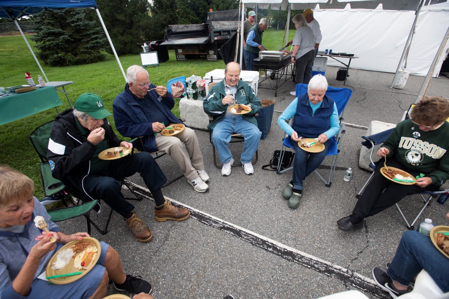 President Clark and Alumni Tailgating
