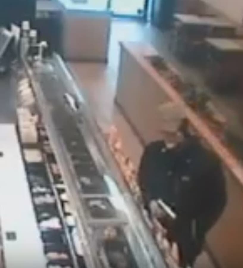 https://patch.com/img/cdn20/users/2213323/20180103/123537/styles/raw/public/processed_images/subway_armed_robbery_5-1515000632-9983.jpg