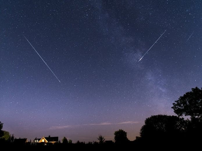 [Obrázek: meteor-shower___10145912535.jpg?width=695]