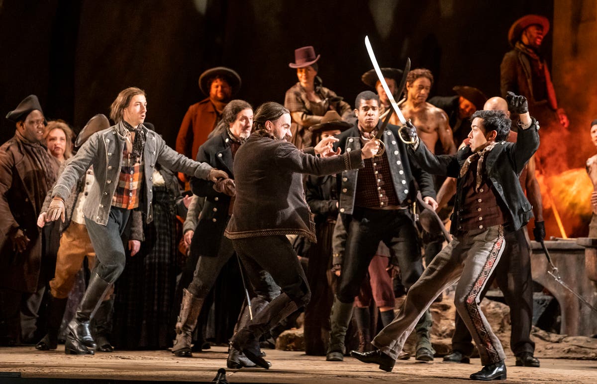 https://patch.com/img/cdn20/users/22327249/20181129/053635/styles/raw/public/processed_images/il_trovatore_lyric_opera_of_chicago_lyr181114_149_ctodd_rosenberg_1-1543530667-7421.jpg