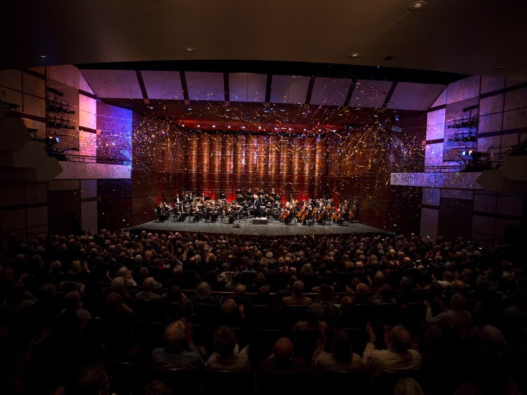 https://patch.com/img/cdn20/users/22327249/20221216/013918/styles/patch_image/public/new-philharmonic-new-years-eve-concert-2018-distance-shot-photo-courtesy-of-the-mcaninch-arts-center___16133728551.jpg