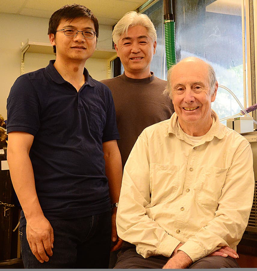 UC Davis researchers Jun Yang (left) and Sung Hee Hwang (center) with Bruce Hammock, distinguished professor
