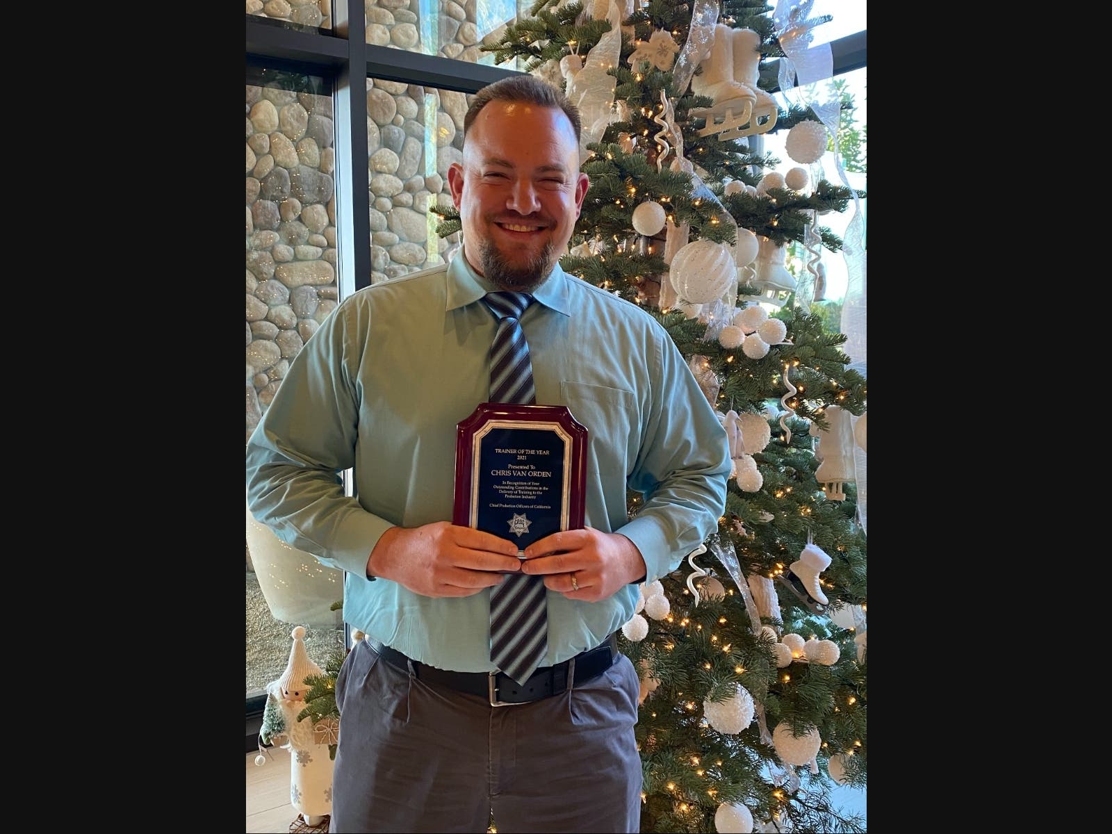 Chris Van Orden receives the 2021 Trainer of the Year award from Chief Probation Officers of California.