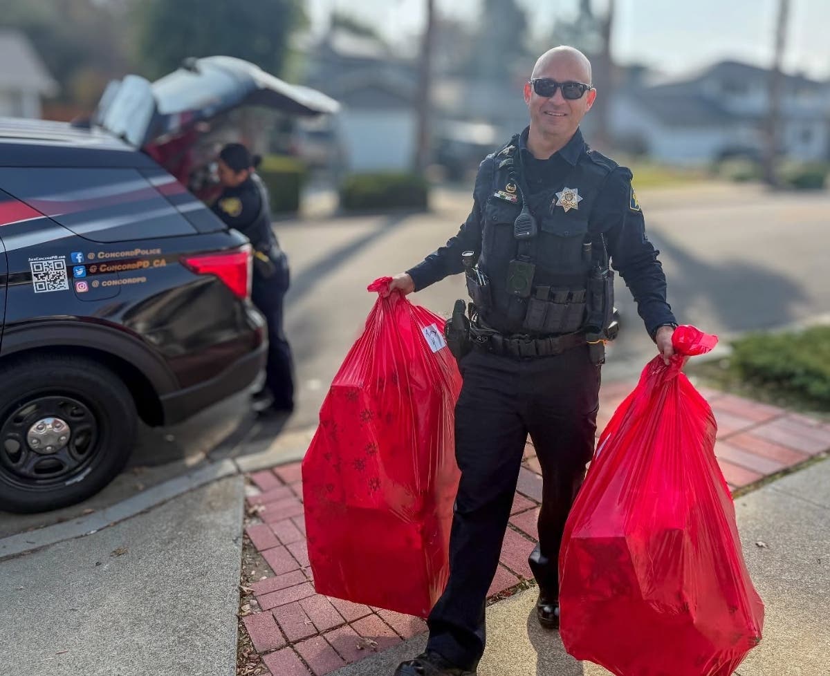 Concord Police Make Holidays Sparkle For Several Families | Concord, CA ...