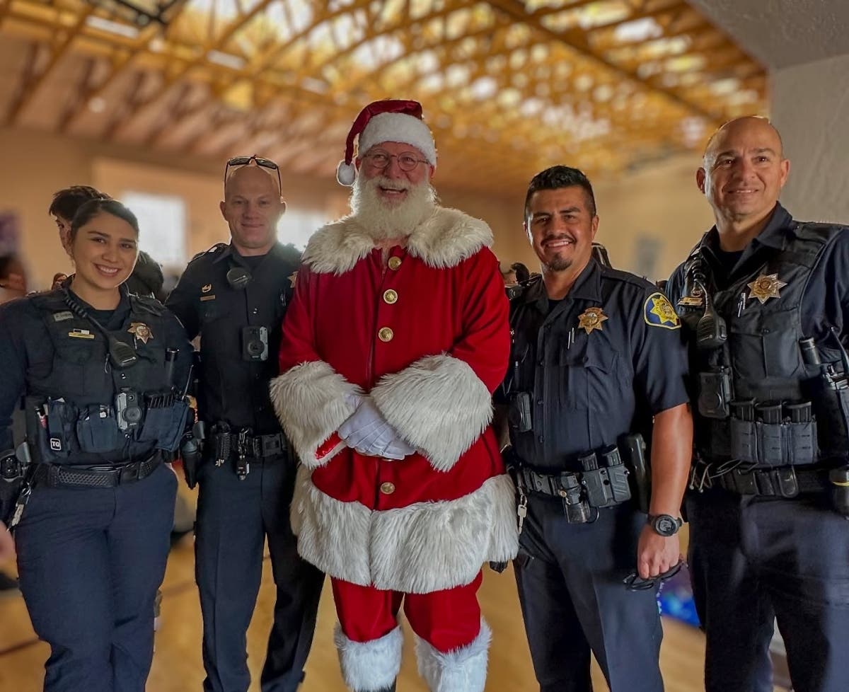 Concord Police Make Holidays Sparkle For Several Families | Concord, CA ...