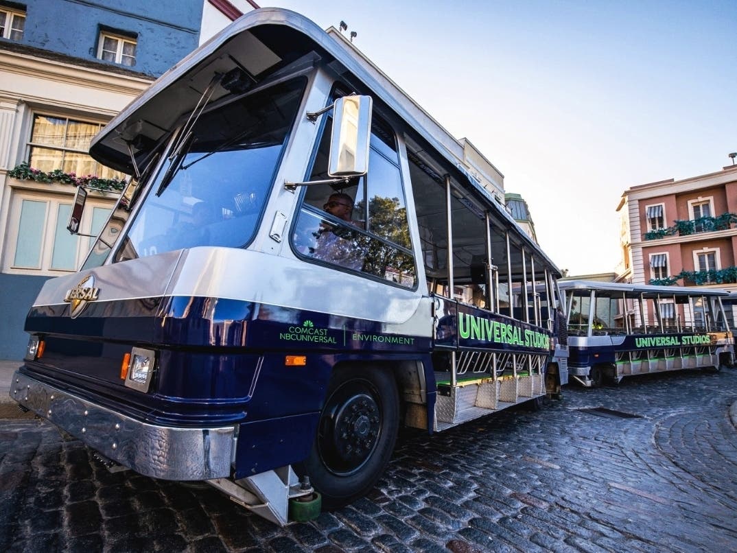 Universal Studios Hollywood takes a step in line with its emission-reduction goals by adding four electric vehicles to its Studio Tours tram fleet.