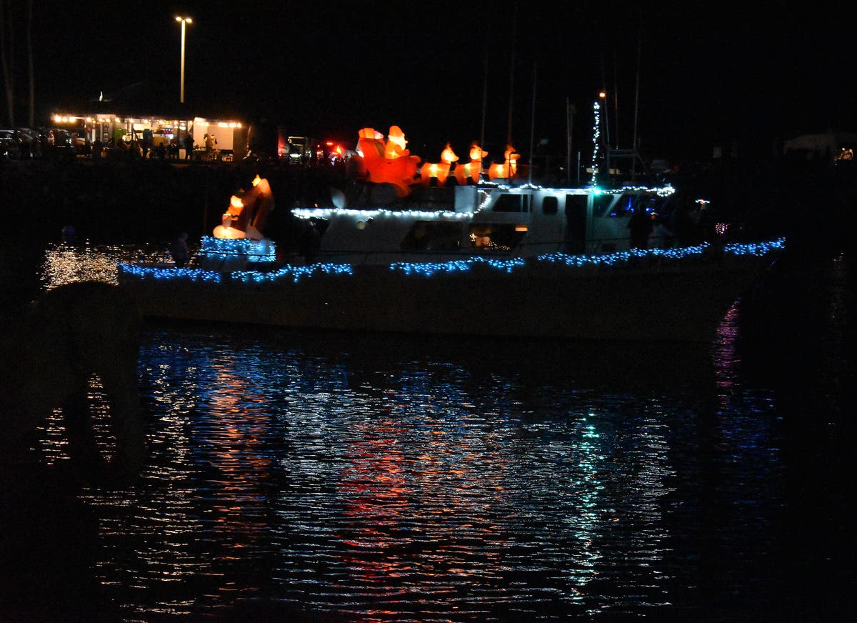 Dec 17 Huntington Harbour Philharmonic Cruise Of Lights 2022