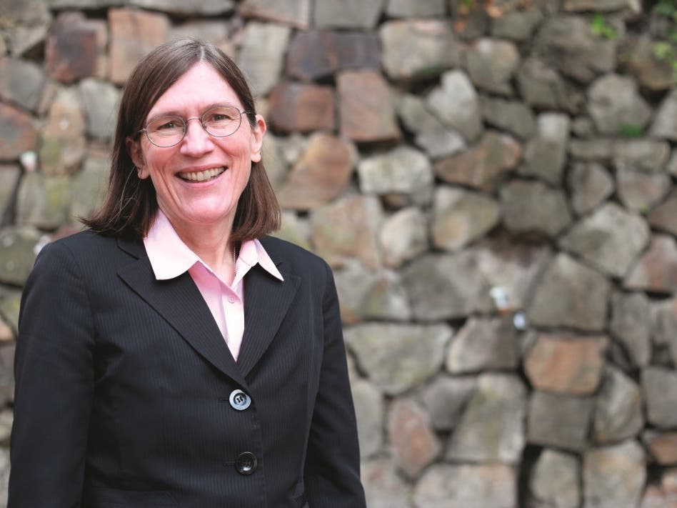 Barbara Oakley named Lifelong Learning winner for this year's McGraw Prize in Education