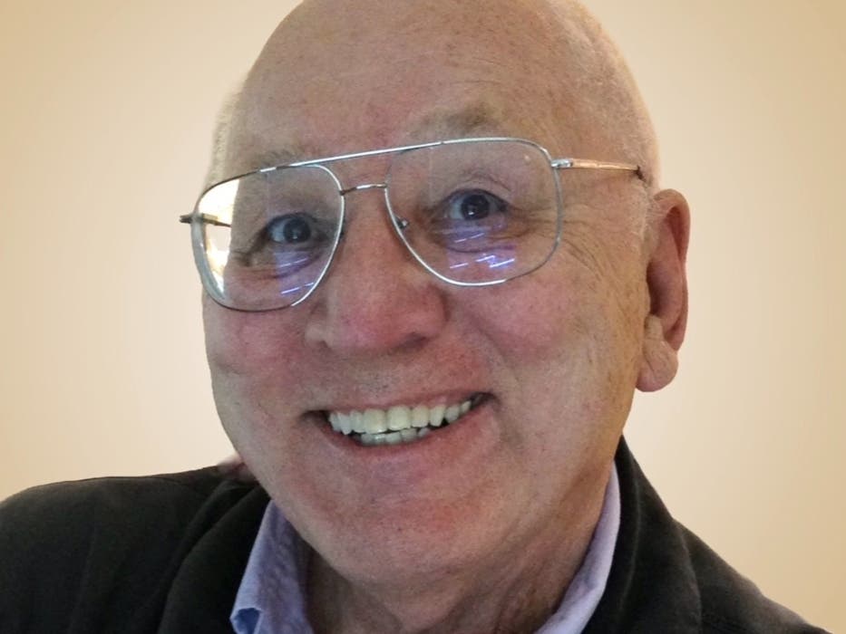 Peter John Hylak, born in Chicago on September 18, 1938, passed away on May 11, 2026, in Darien.