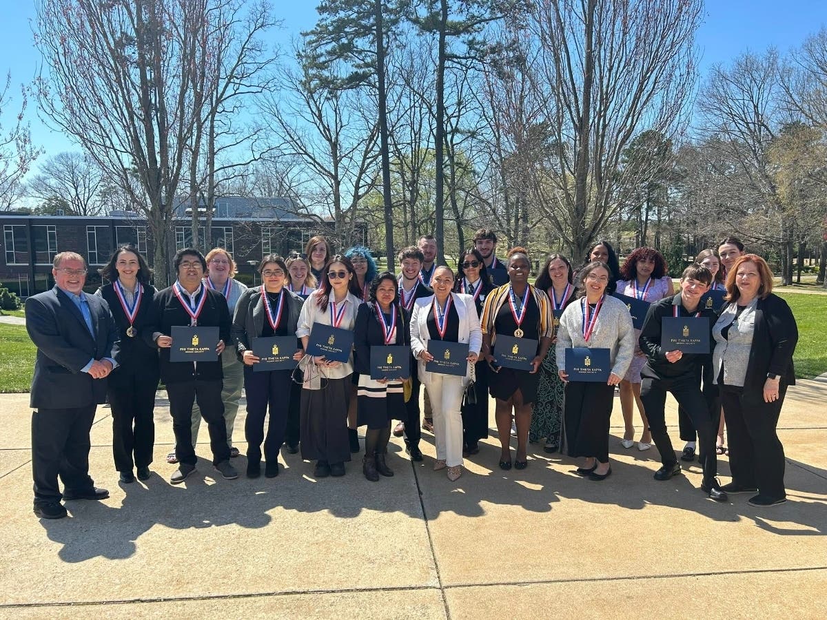 Rowan College of South Jersey (RCSJ) hosted the New Jersey All-State Academic Team Awards ceremony on Friday, April 10, at its Cumberland campus. The PTK students who attended the ceremony proudly posed with their awards.
