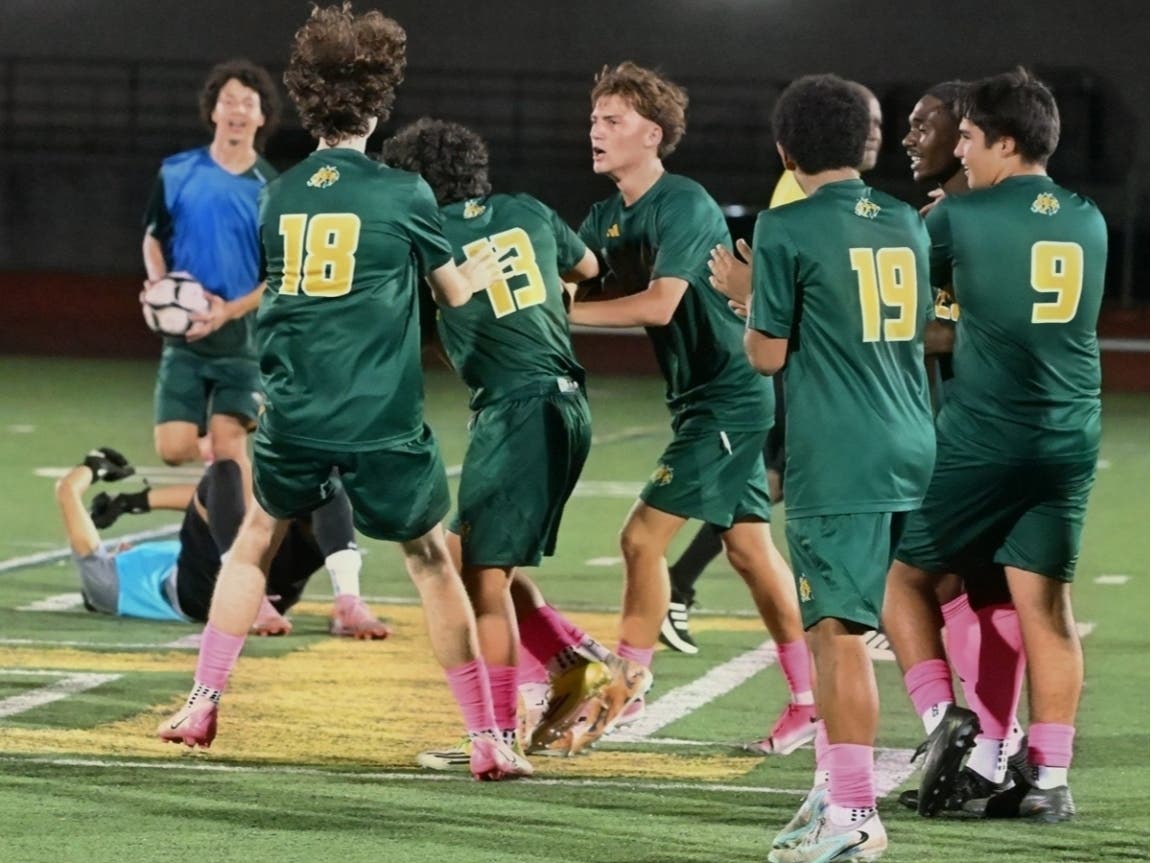 Hamden Boys Soccer Team Wins Thriller Over Notre Dame-West Haven: PHOTOS