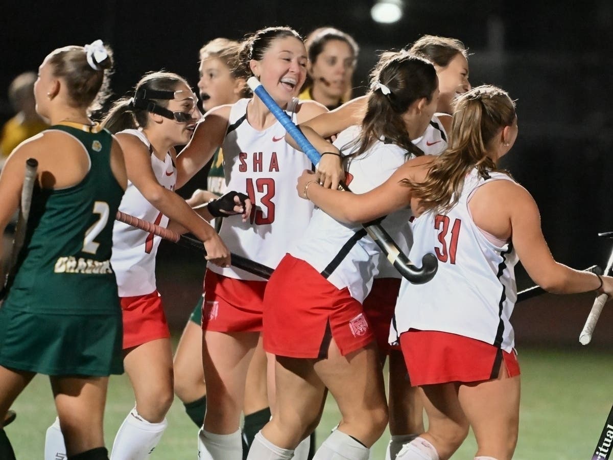 Sacred Heart Academy Edges Hamden Field Hockey Team On Senior Night: PHOTOS