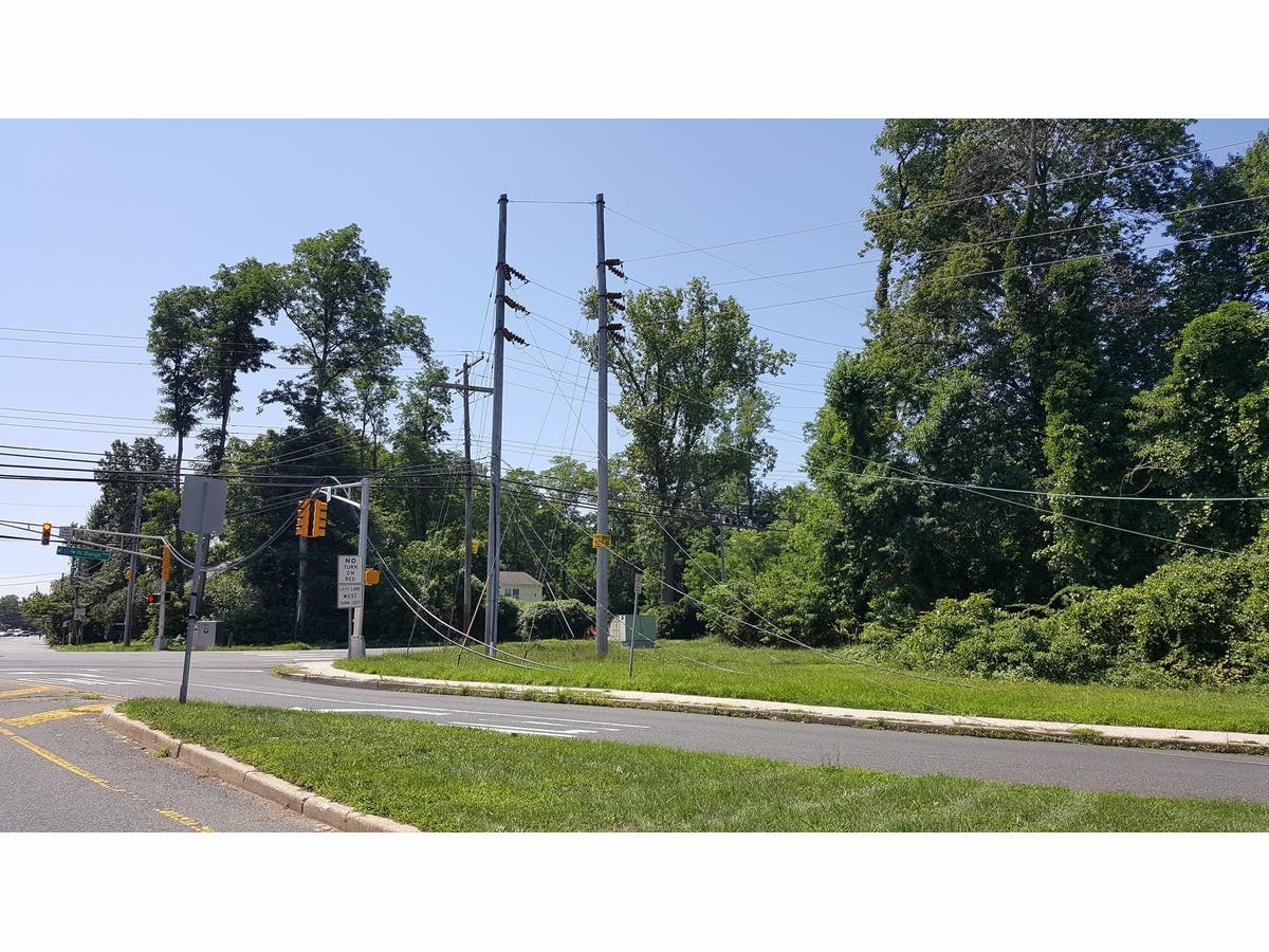 Truck Snags Wires, Knocks Out Power, Cable, Phones To More Than 1,500 ...