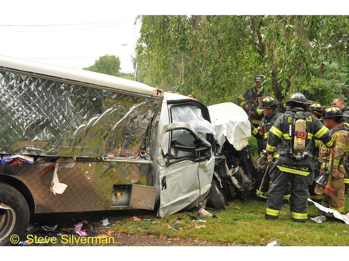 https://patch.com/img/cdn20/users/22821259/20160904/113902/styles/raw/public/article_images/catering_truck_crash-1473003491-2810.jpg