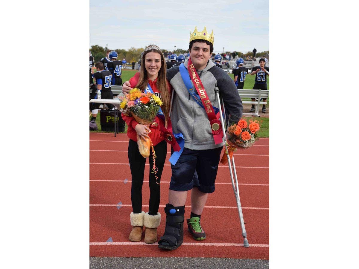 https://patch.com/img/cdn20/users/22821259/20161102/115427/styles/raw/public/article_images/elwood_homecoming1-1478101764-9056.jpg