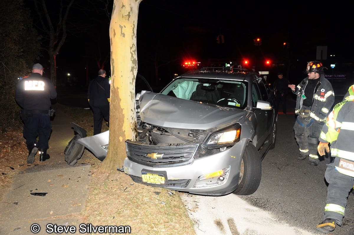 Car Crashes Into Tree In Melville | Half Hollow Hills, NY Patch