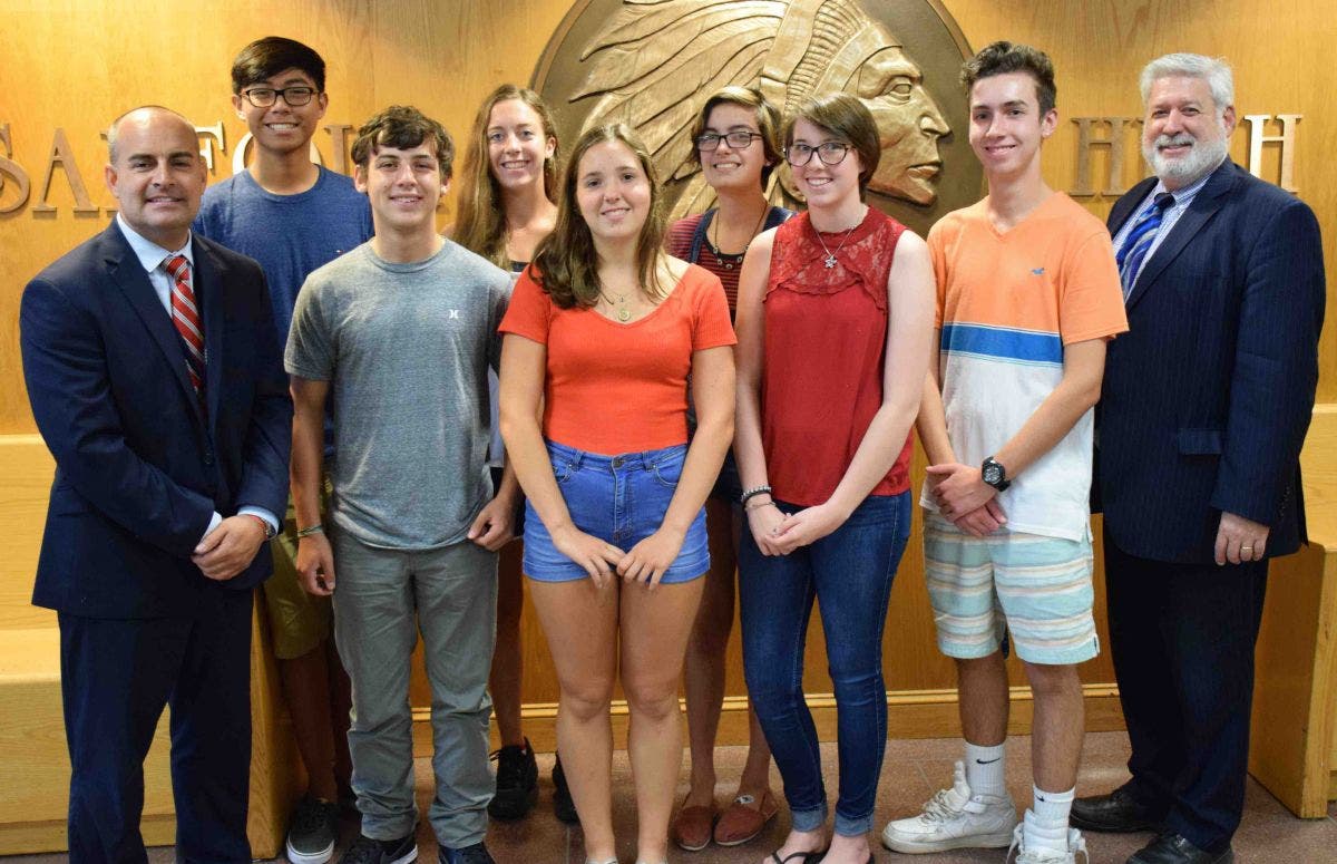 https://patch.com/img/cdn20/users/22821270/20160930/115557/styles/raw/public/article_images/mhs_musicians_1-1475250905-4925.jpg