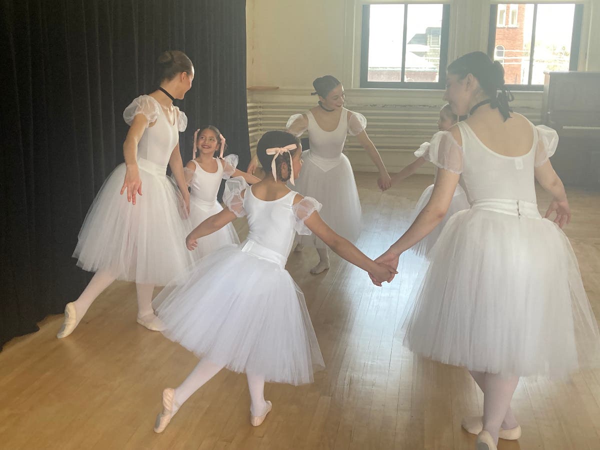 The North Shore Civic Ballet’s annual holiday auction raises funds to support training and scholarships for aspiring dancers.
