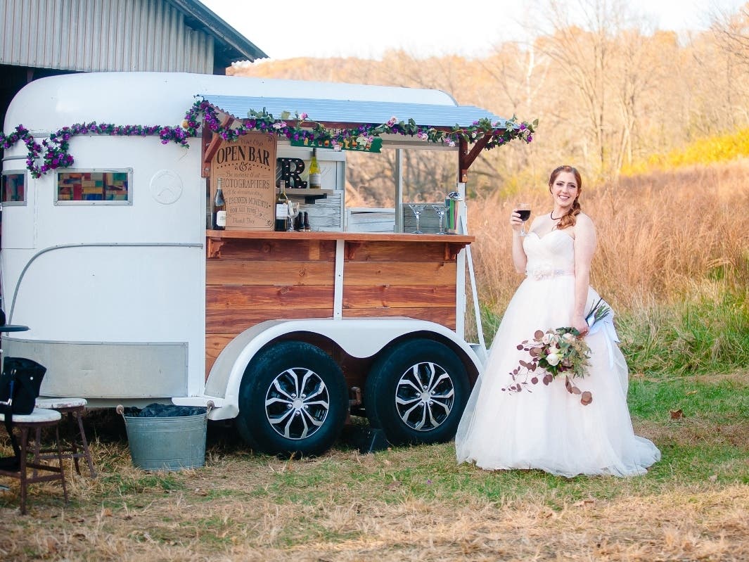 The trendy full-service traveling bar caters to weddings, private parties, corporate events, and Bar and Bat Mitzvahs.