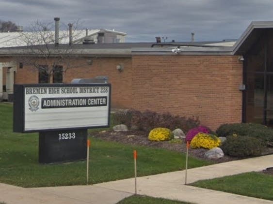 A tentative agreement has been reached between the board and teacher's union in District 228. 