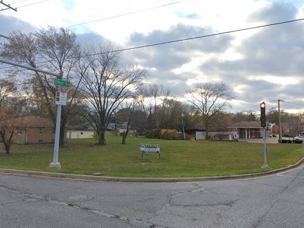 A developer has a plan to construct a 7-Eleven gas station at the corner of 171st Street and Harlem Avenue in Tinley Park.