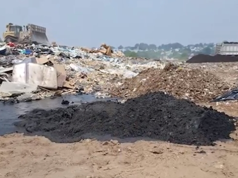 DEP officials say a "rotten egg" smell at Keegan Landfill in Kearny, NJ may temporarily get worse as workers dig vertical wells.