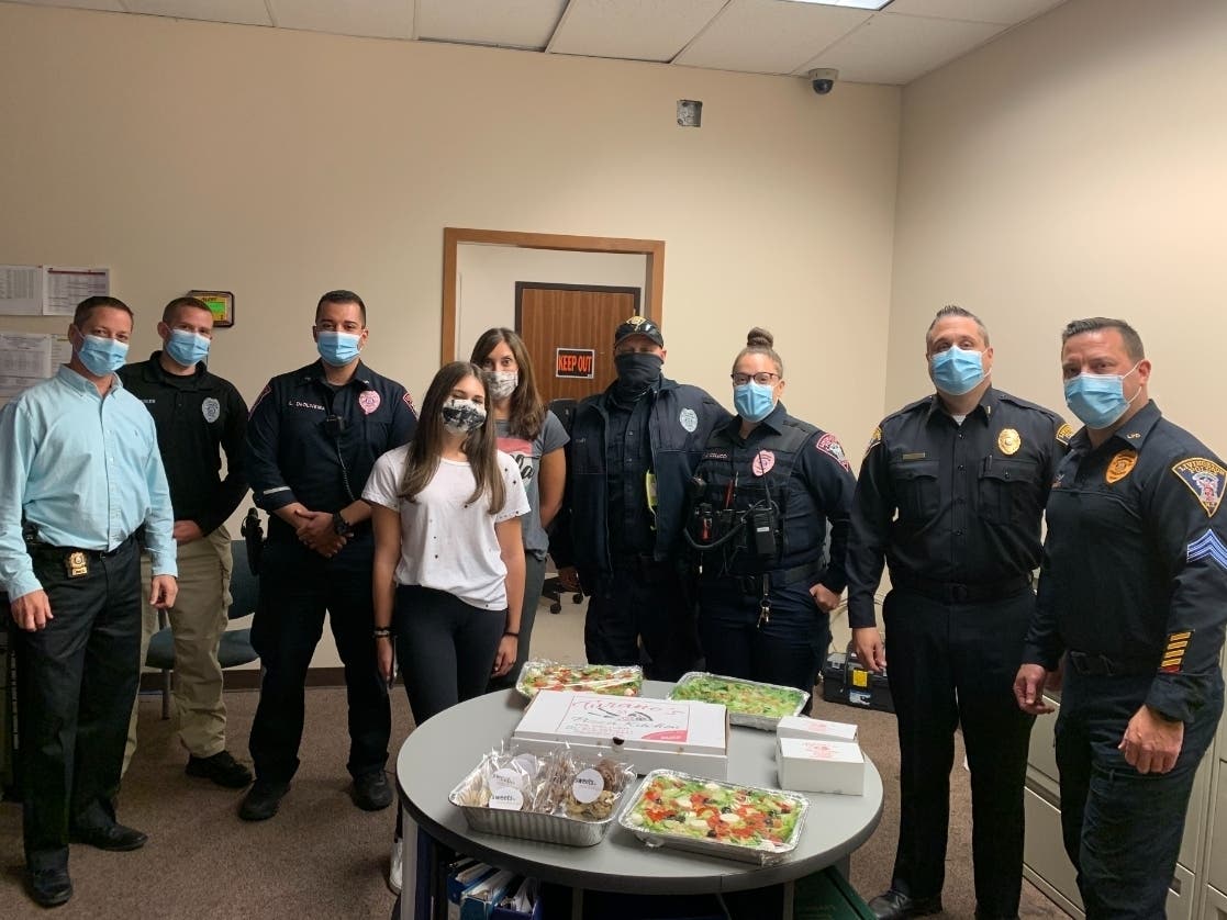 A Livingston teen who started her own online bakery recently earned a thank-you from her local police department.