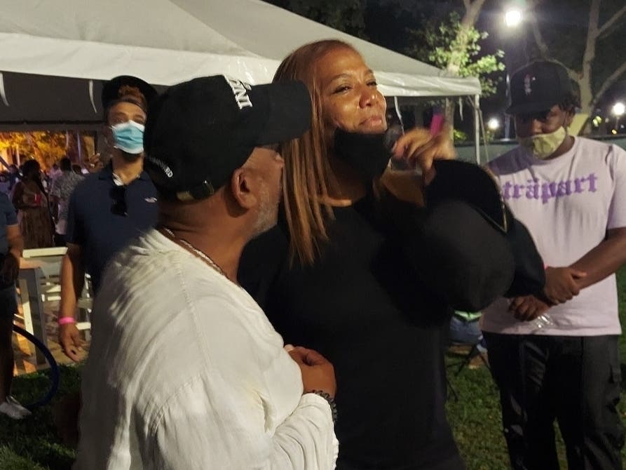 https://patch.com/img/cdn20/users/22844250/20210914/021944/styles/patch_image/public/queen-latifah-anthony-smith-executive-dir-lpccd-2___14141806773.jpg