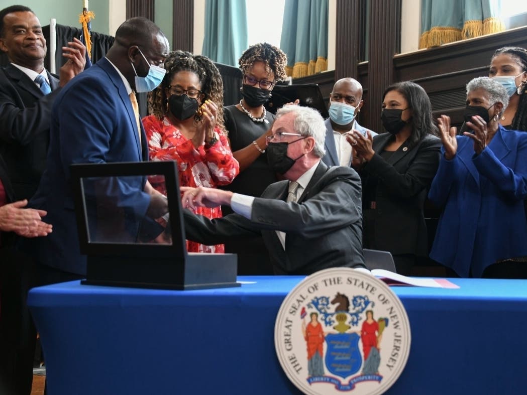 NJ Governor Visits Newark, Signs Bill To Create 'Black Heritage Trail