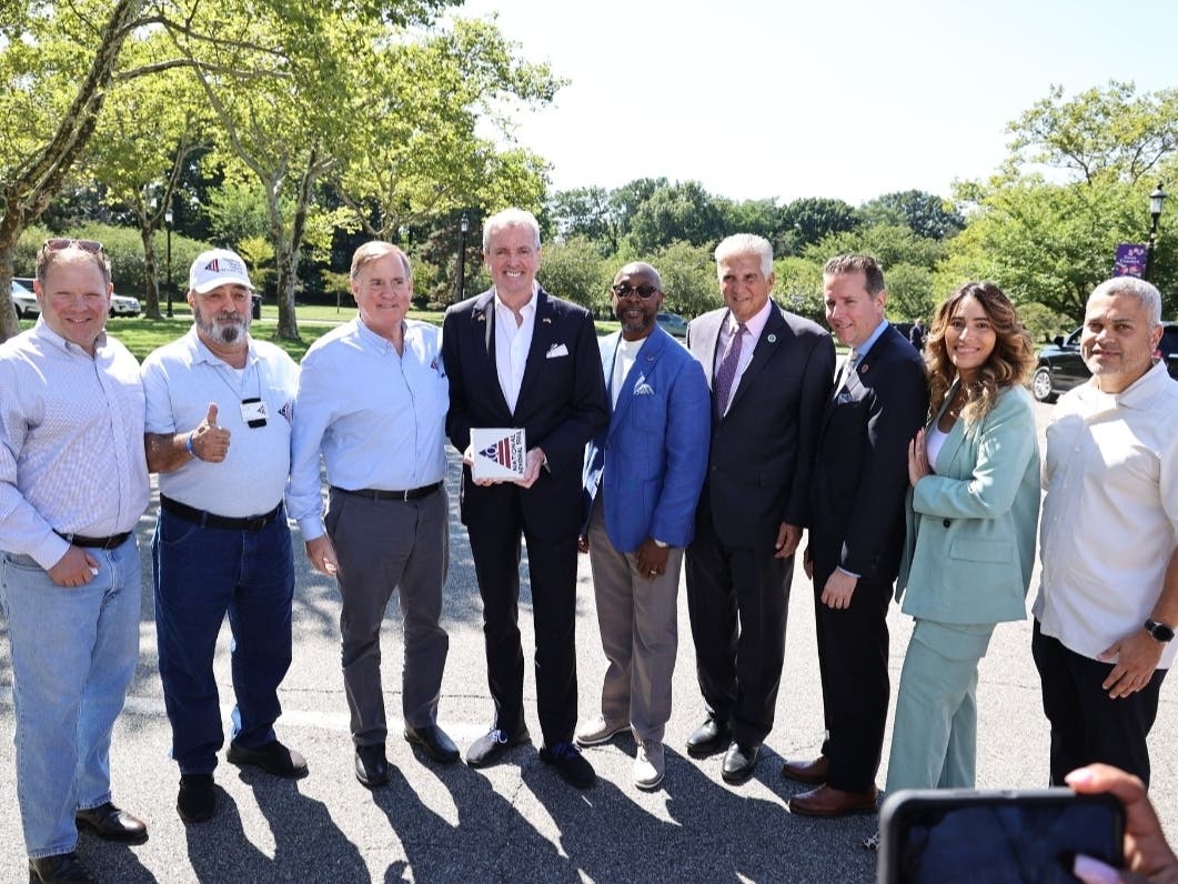 When complete, the Essex-Hudson Greenway will cross through eight towns and cities: Jersey City, Secaucus, Kearny, Newark, Belleville, Bloomfield, Glen Ridge and Montclair.