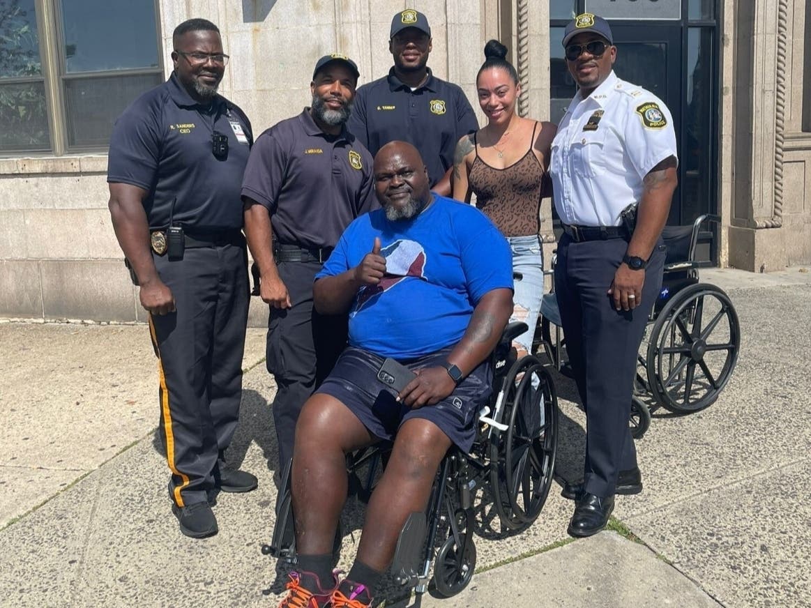 A group of police officers in North Jersey recently surprised a local resident in need with a gift straight from the heart: a new wheelchair.