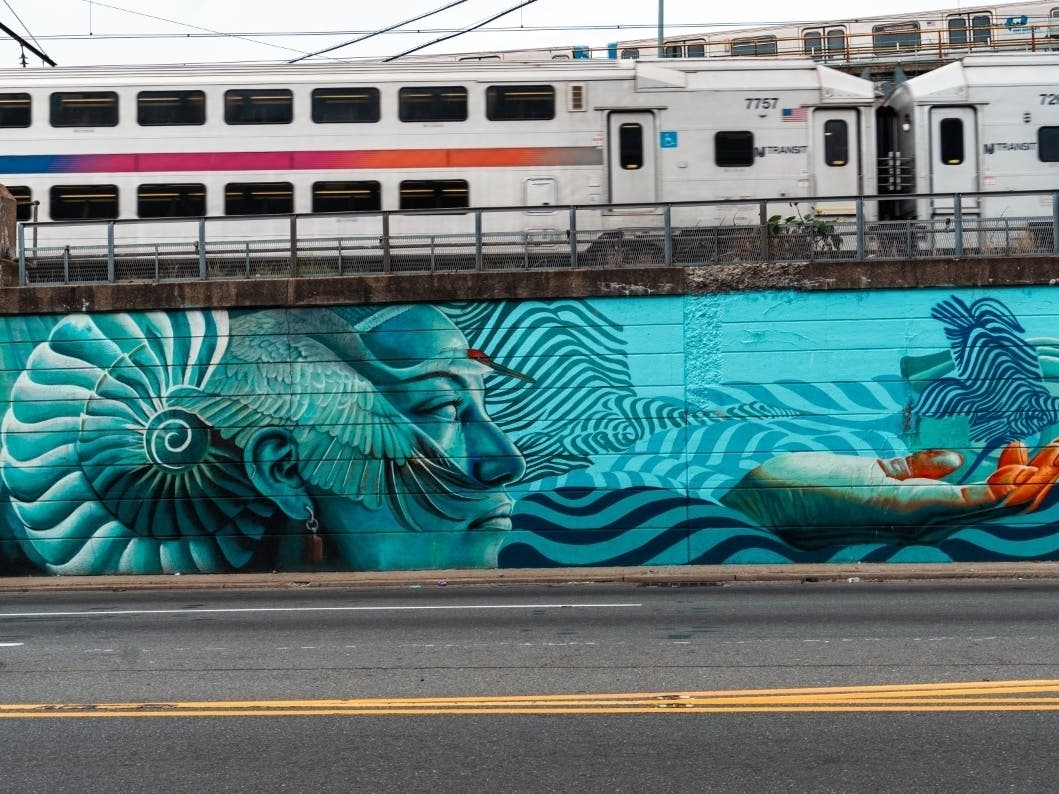 A restoration project for “Gateway to Newark: Portraits” has crossed the finish line. The massive artwork stretches more than 1.34 miles along Route 21 (McCarter Highway), and is seen by more than a million commuters and residents every month.