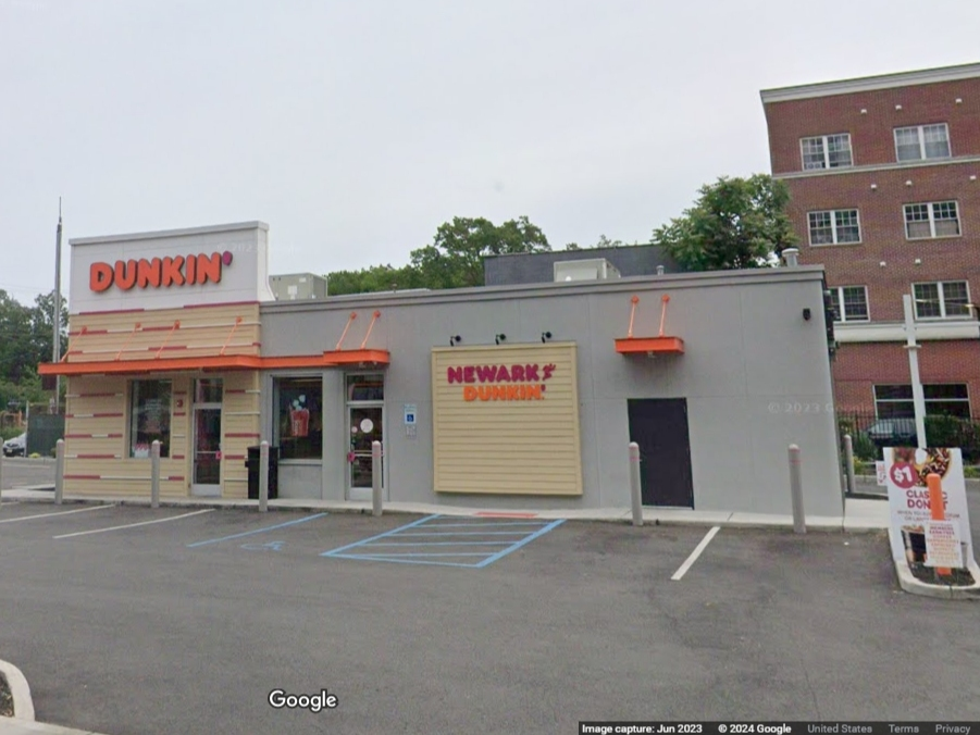 A burglar pulled up to a Dunkin’ Donuts in Newark on an electric scooter, broke into the store and stole nearly $3,500 in cash before making his getaway earlier this week, police announced Wednesday.
