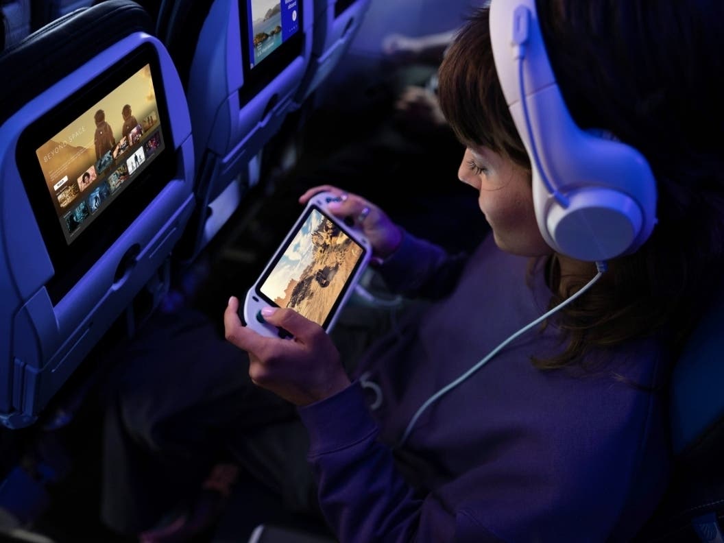 On Friday, United announced that it has inked an agreement with SpaceX, the Elon Musk-founded company that owns the Starlink satellite internet constellation.