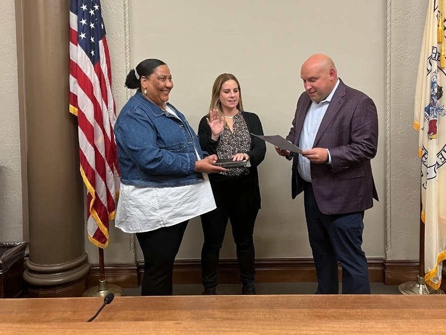 Jenny Mundell and Monica Charris Tabares were officially sworn as mayor and at-large councilwoman on Monday evening in Bloomfield.