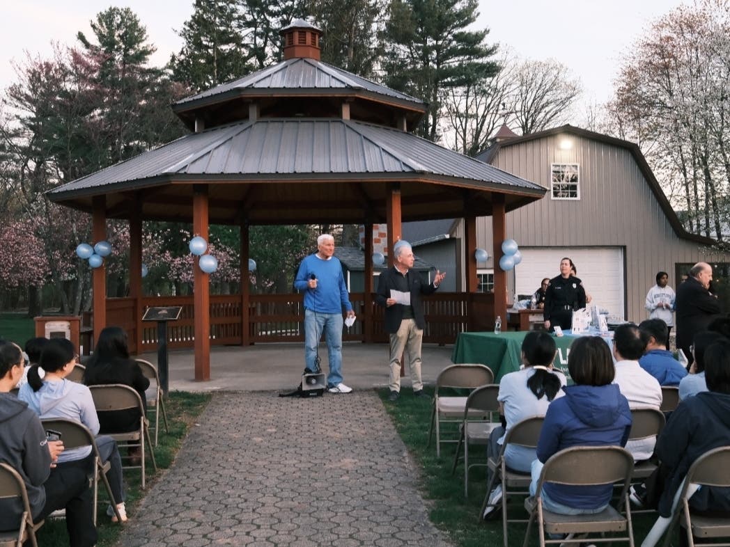 The Livingston Advisory Committee for Disabilities (LACD) recently held its annual Shine a Light on Autism ceremony to raise funds and awareness.