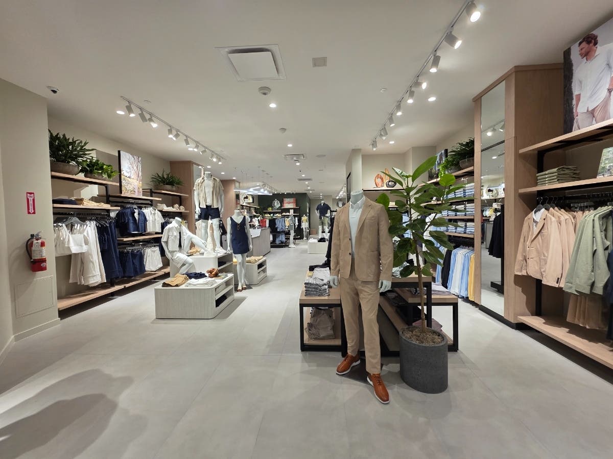 Major Apparel Retailer Opens New Store At Short Hills Mall | Millburn ...