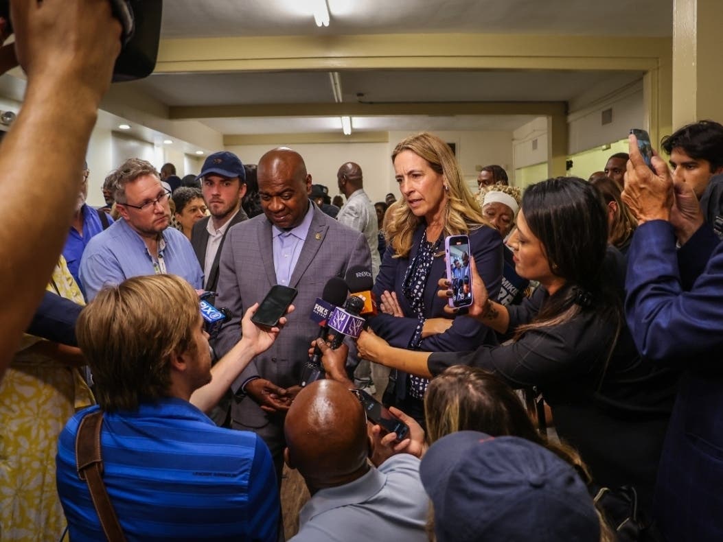 Newark Mayor Ras Baraka announces his endorsement of U.S. Rep. Mikie Sherrill (NJ-11) on Wednesday at a meet and greet event in Newark, NJ.