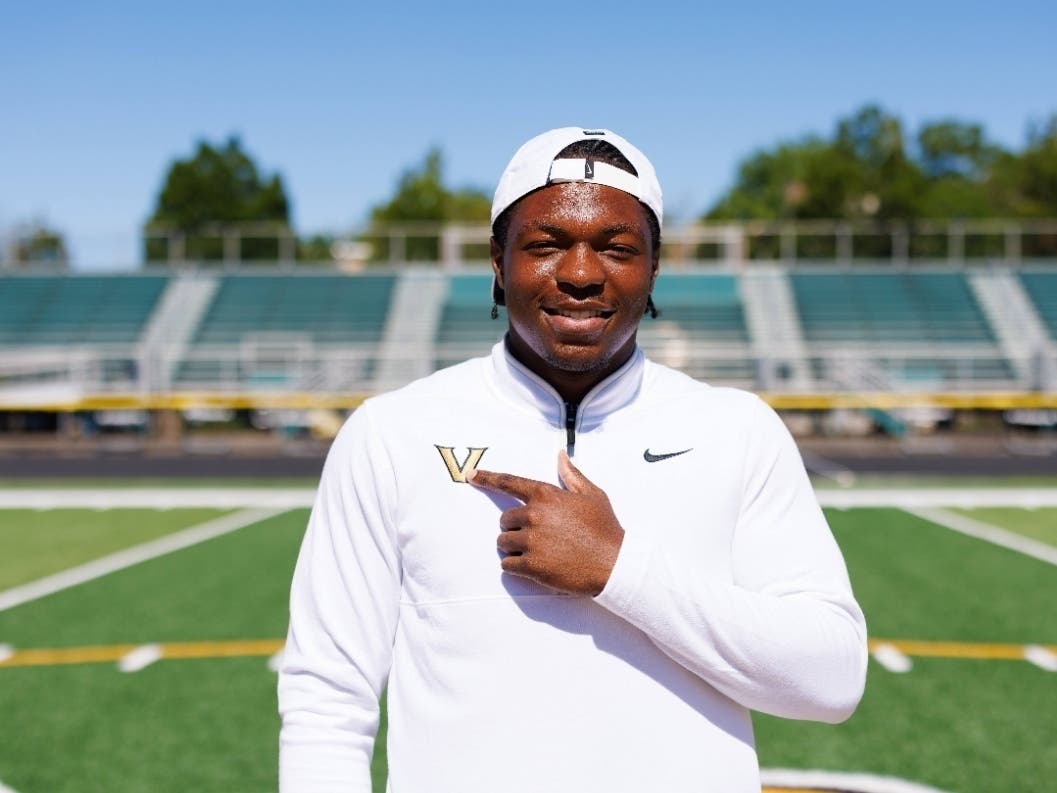Newark Teen Scores Big Football Scholarship – And He Only Started Playing 3 Years Ago
