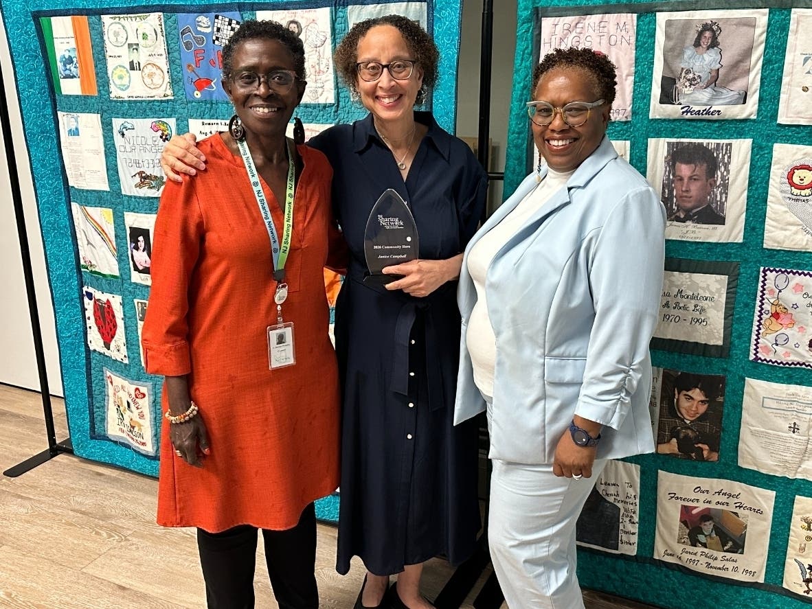 Janice Campbell of West Orange (center) with NJ Sharing Network’s E. Denise Peoples and Ametra Burton